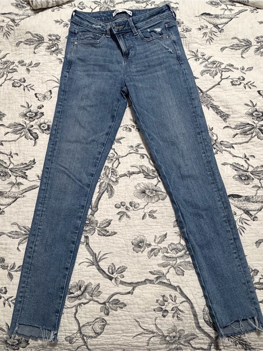 Zara  Skinny Jeans with Raw Hem